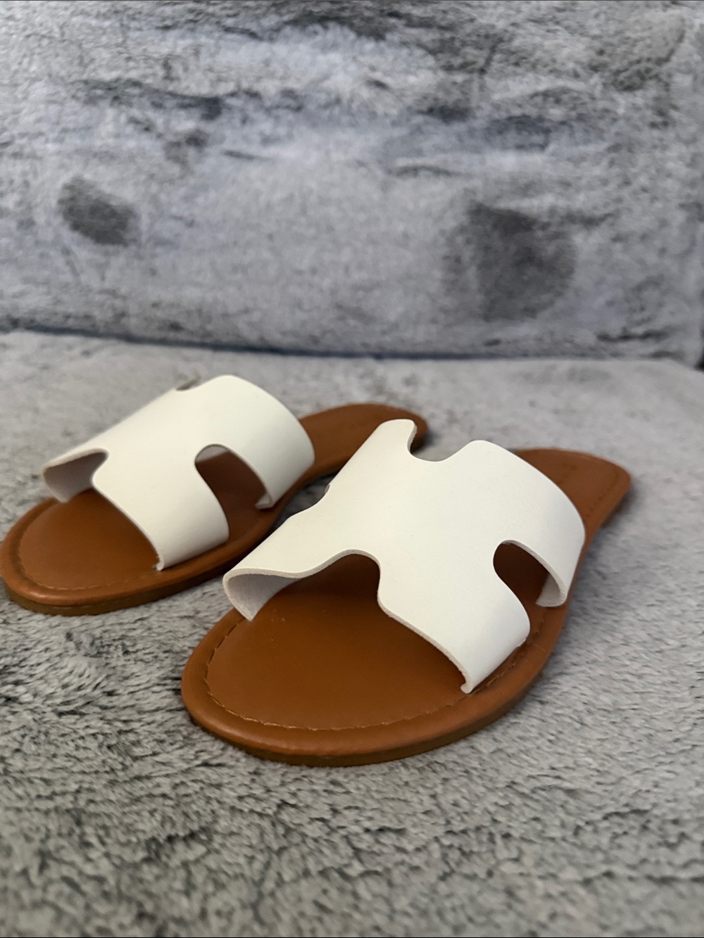 Women's White Slide Sandals with Tan Footbed - Everyday Casual Slides